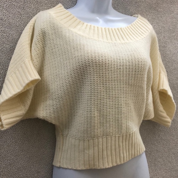 Loose Fitting Knitted 🧶 Sweater Top ⛄️ - Picture 3 of 8